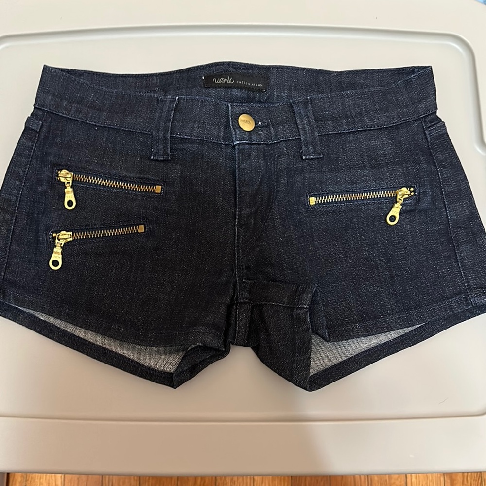 Work Custom low Rise Zip Pocket Shorts Like New Size 26